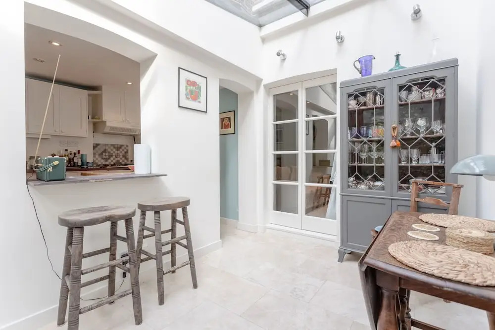 1 Bedroom Apartment in Kennington With Garden