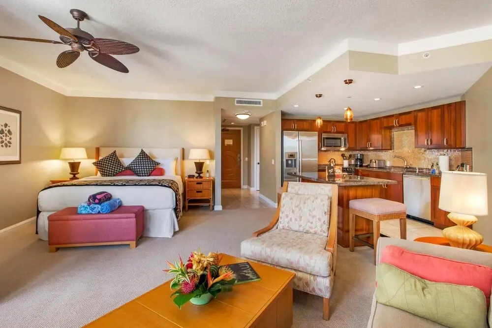 K B M Resorts- HKH-323 Upgraded Studio, ocean views, private balcony, easy beach access