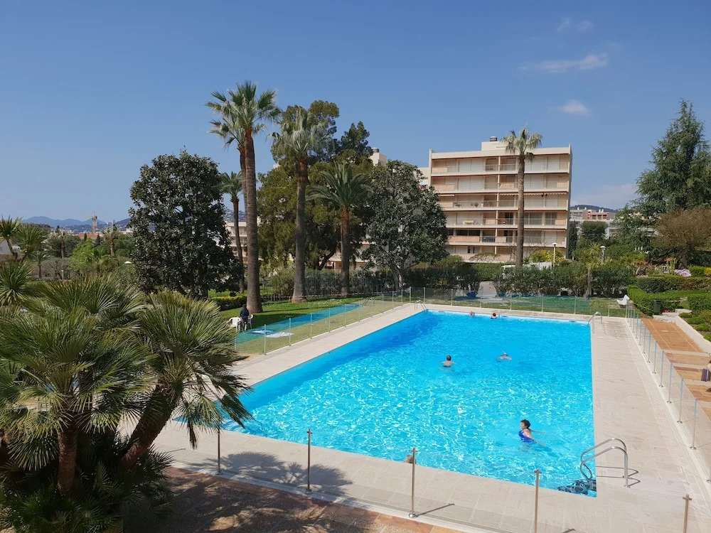 Beautiful 1-bedroom Apartment Sea View