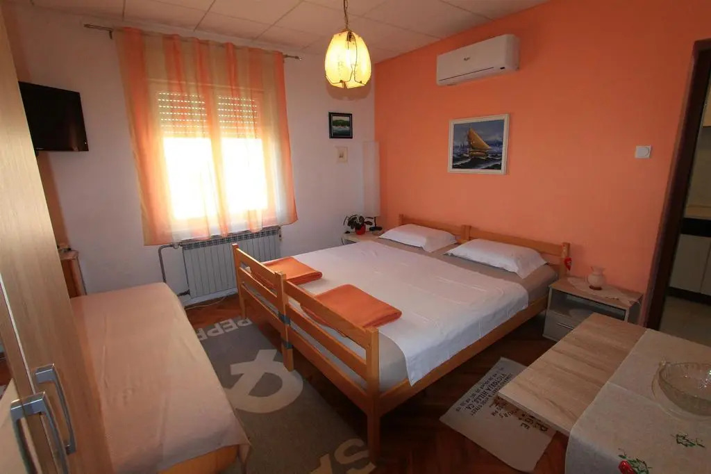 Apartment Antic S