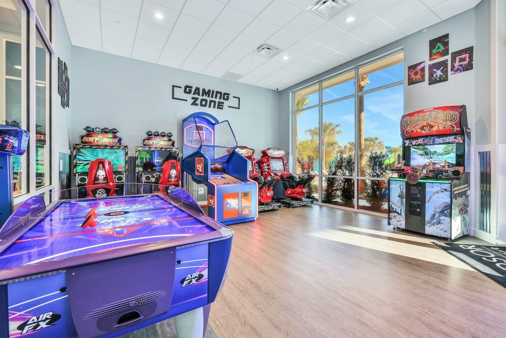 Dog-friendly House With Private Heated Pool, Sports Courts, Game Room, Pool, AC