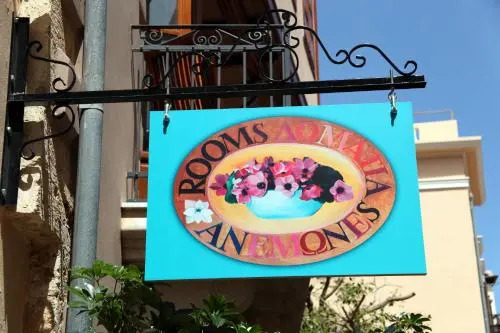 Anemones Rooms