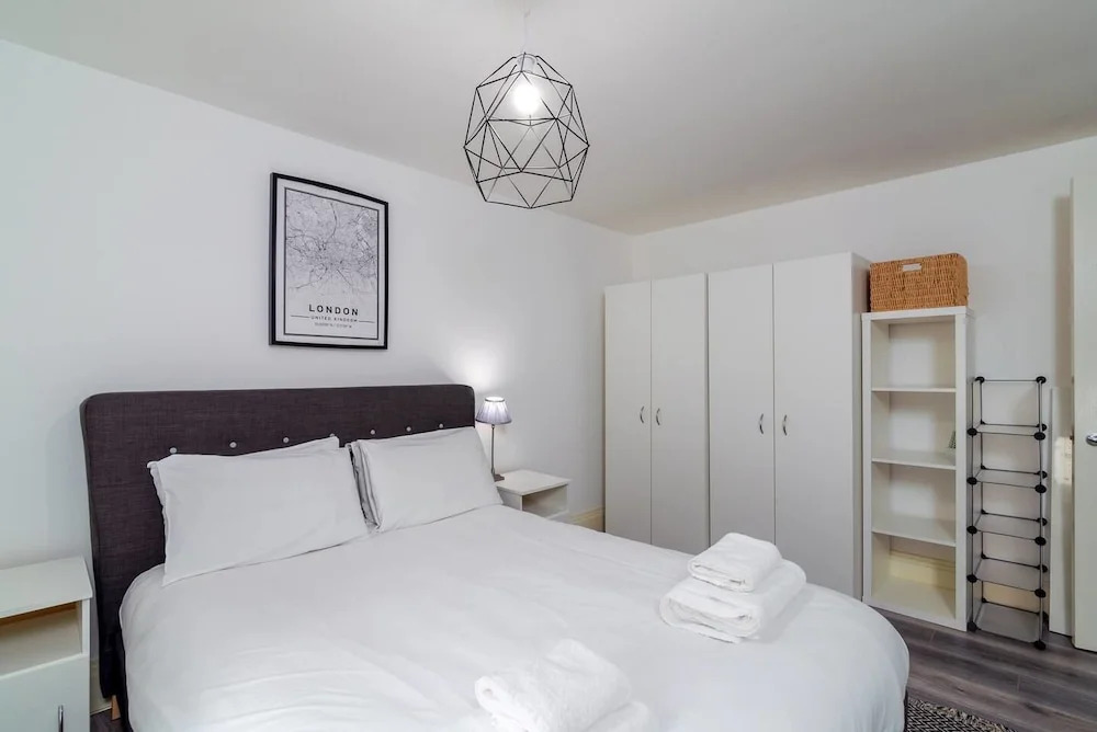 Beautiful Flat For 3 With A Garden In Acton