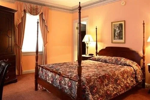 Hopkins Inn