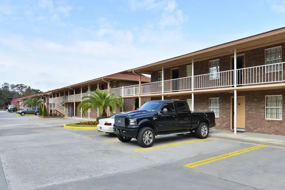 Americas Best Value Inn & Suites - Savannah / Garden City