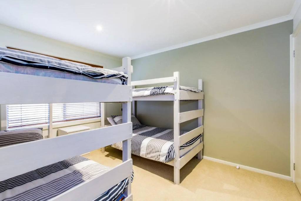 Surfside Getaway in Picturesque Inverloch