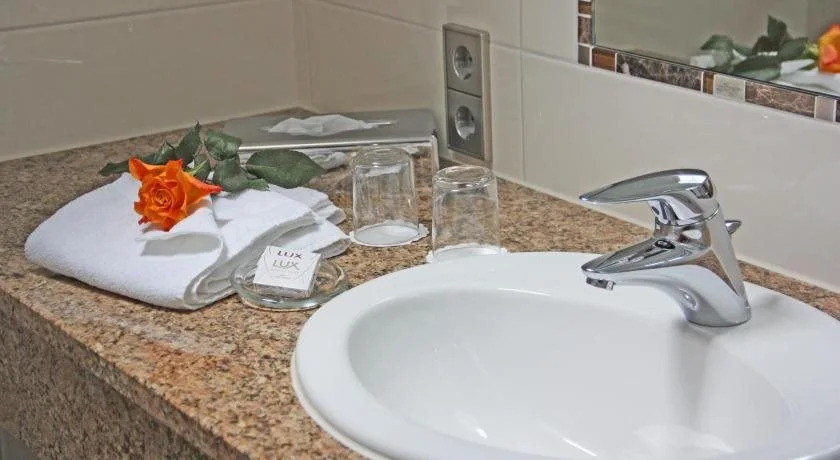 Hotel Hack
