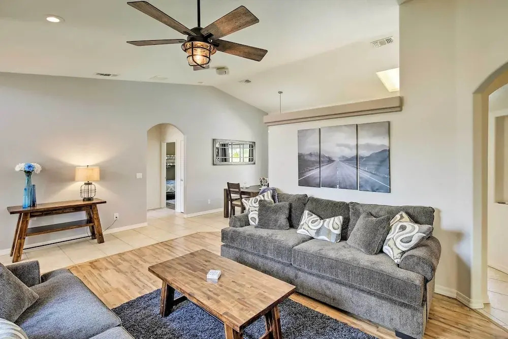 Elegant Lake Havasu Getaway w/ Pool - 3 Mi to Lake