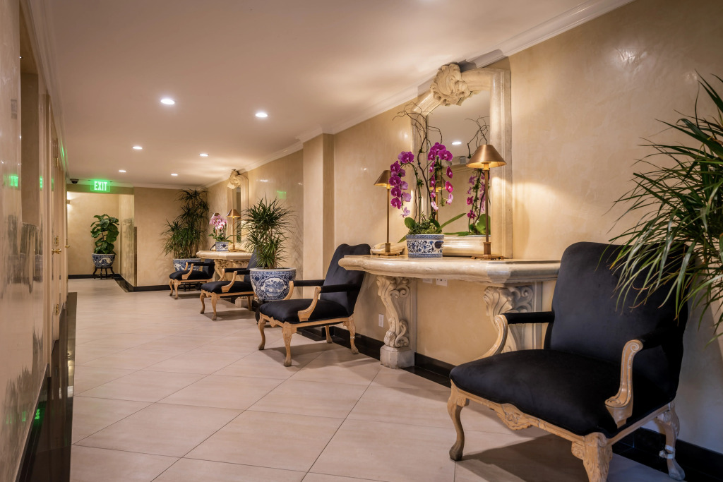 Beverly Hills Plaza Hotel & Spa