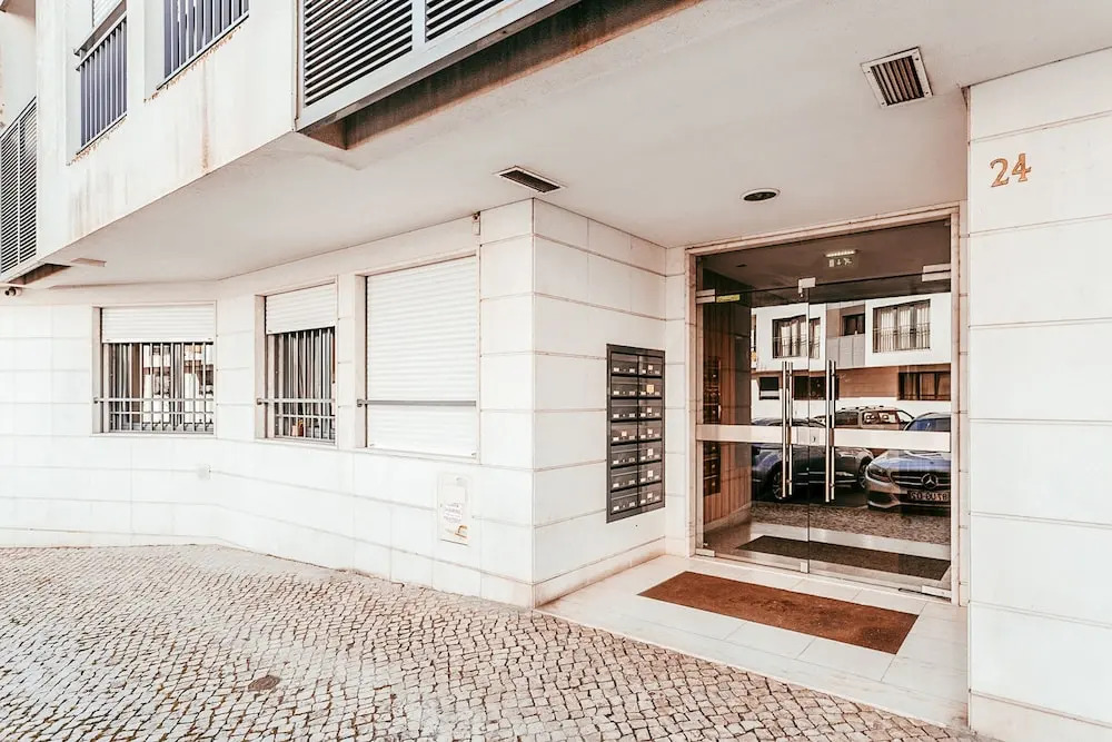 Modern Elegant 2 Bedroom in Amadora by GT House