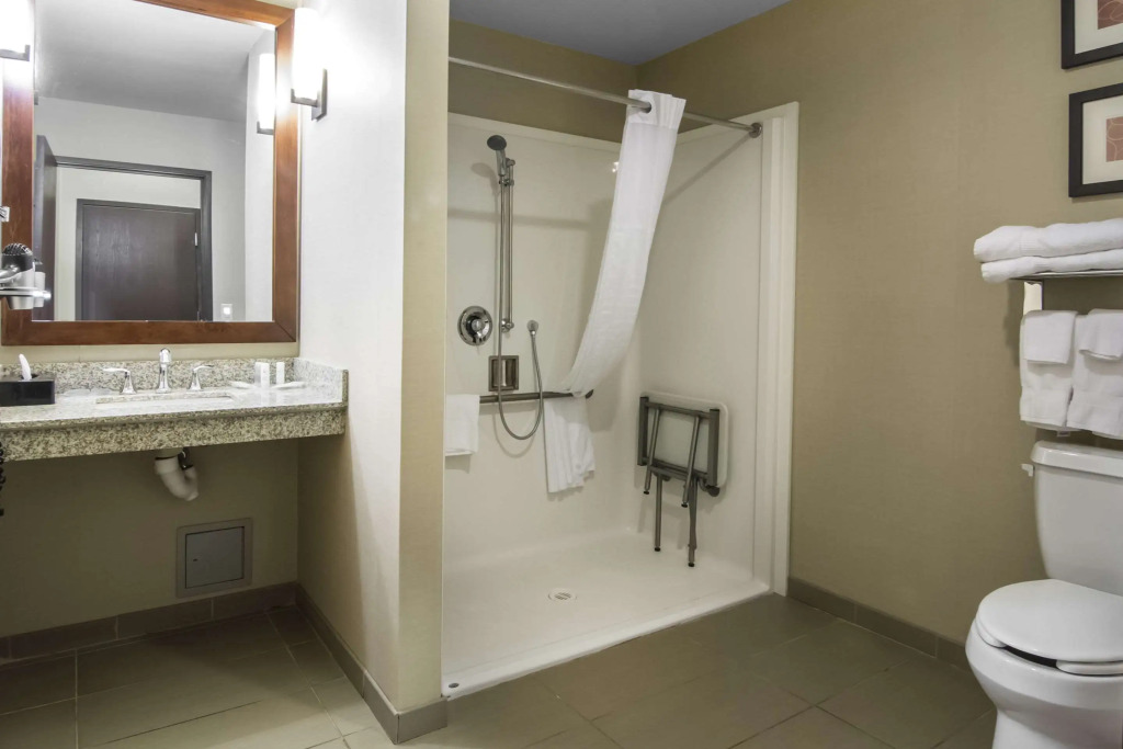 Comfort Suites
