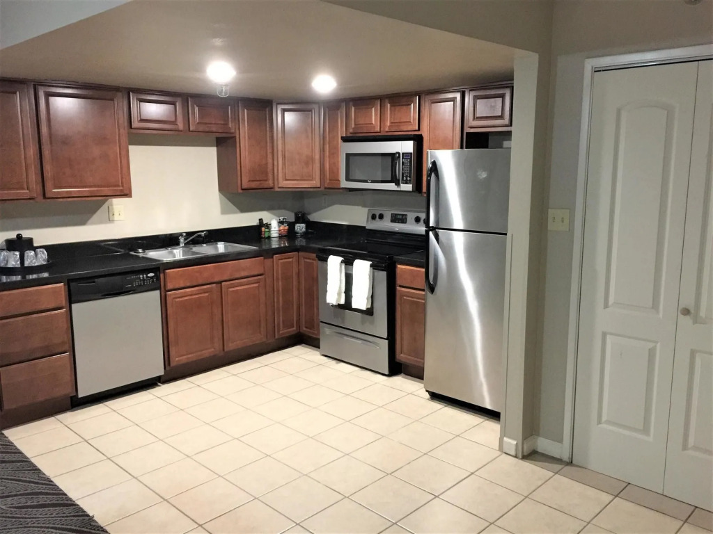 Best Western Plus Galleria Inn & Suites