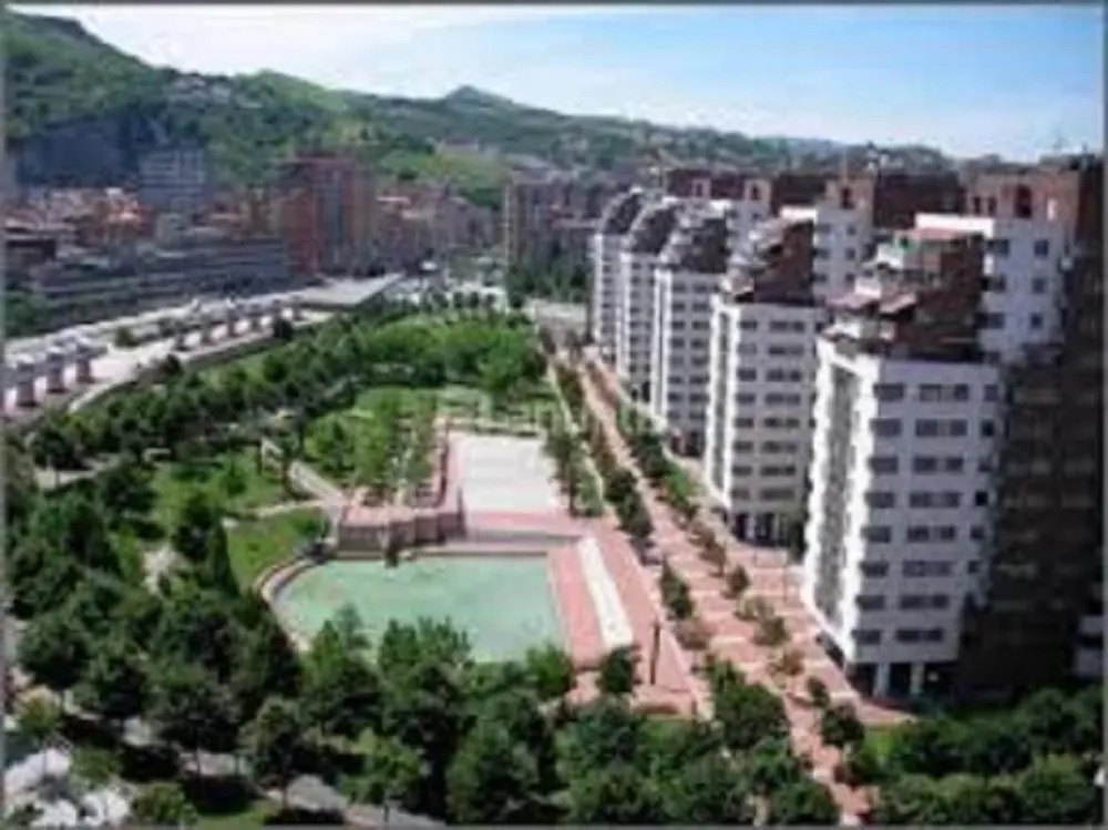 Habitación con baño privado en Bilbao