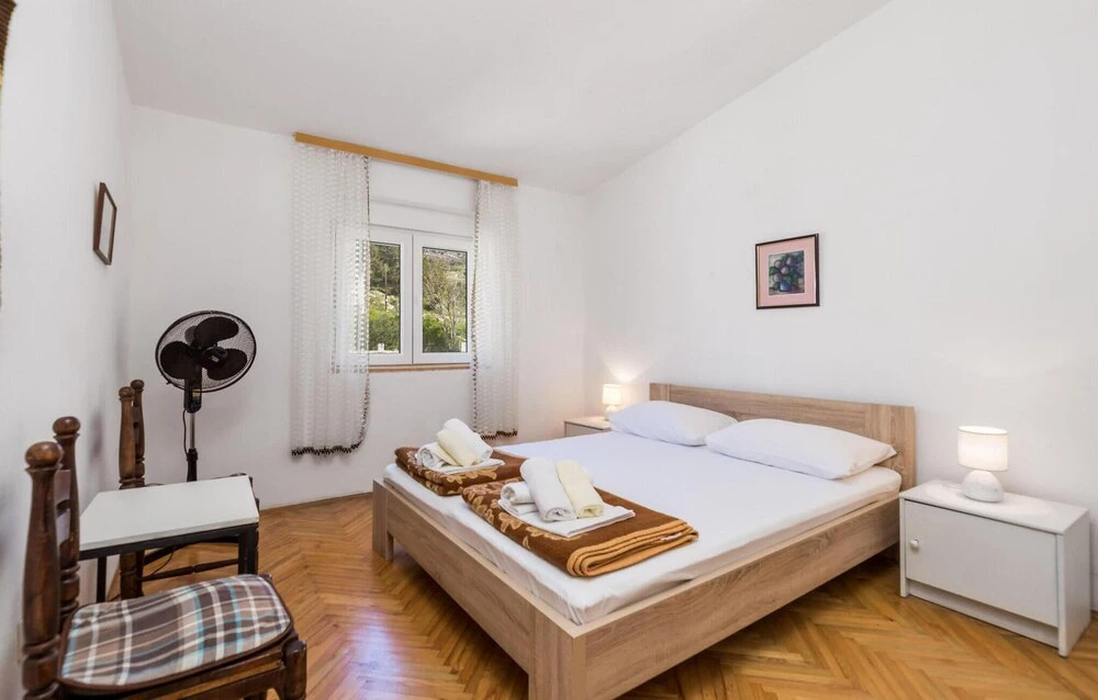 Awesome Apartment in Pag With Wifi and 2 Bedrooms