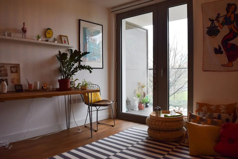 Modern 1 Bedroom House in Pontoon Dock