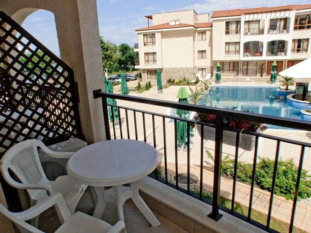 PARADISE Bay Hotel