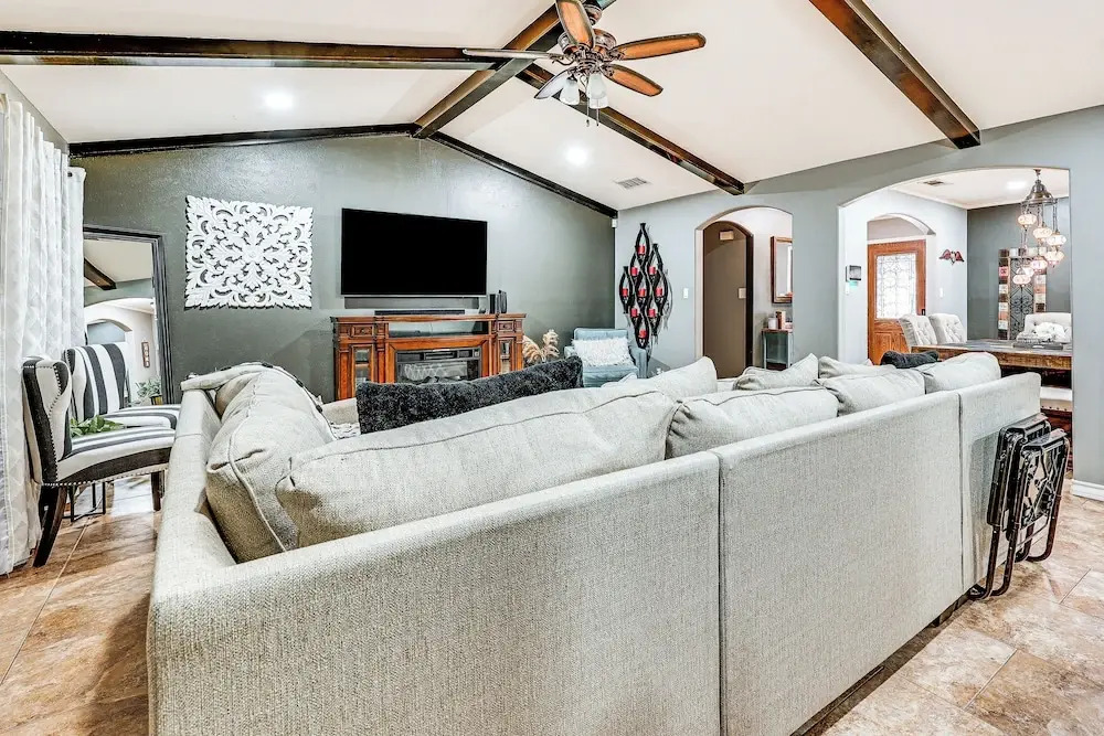 3 Mi to Downtown Mcallen: Quiet Home w/ Pool