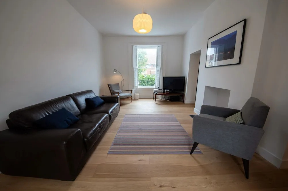 2 Bedroom Home Near Peckham High Street