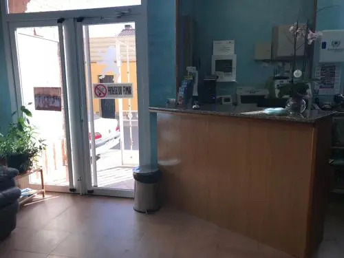 Hotel Los Leones, el más cercano a Warner