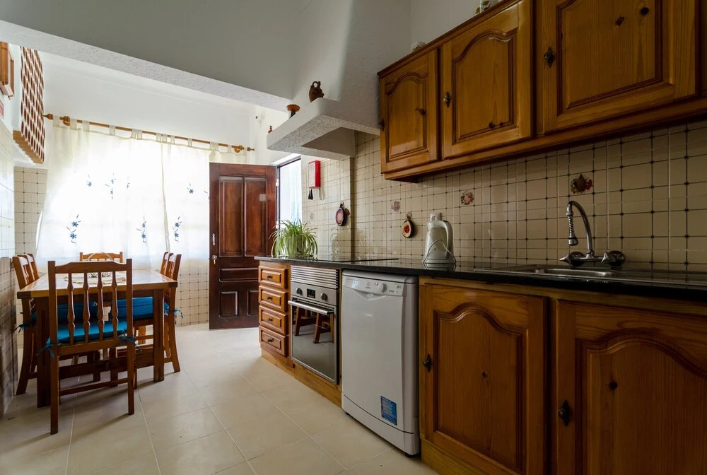 Charming 3BR Villa With Pool in Armação de Pêra