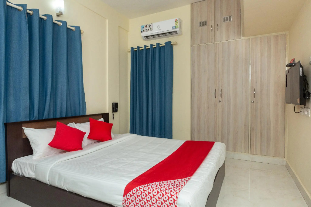 OYO 23081 Little Stay Service Apartments