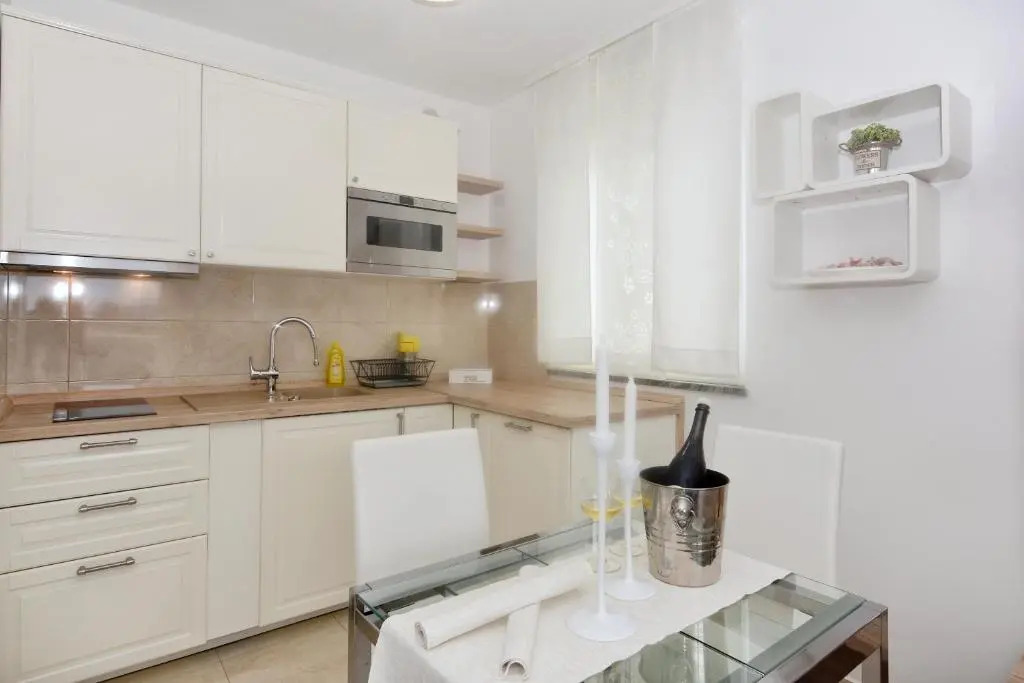 Apartments Maritea