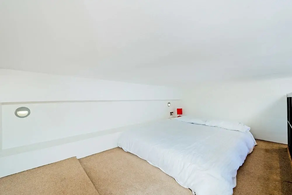 24/7 London Hostel