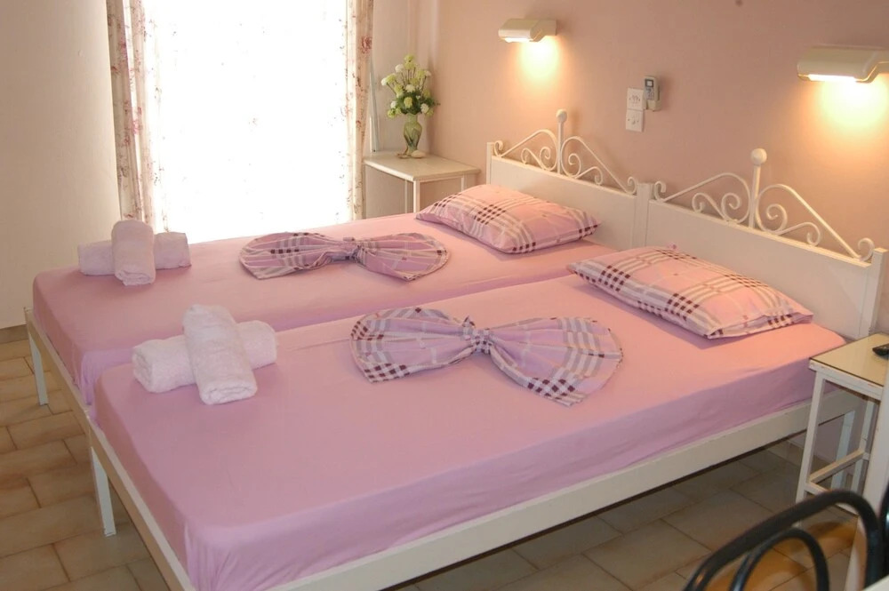 Marina rooms