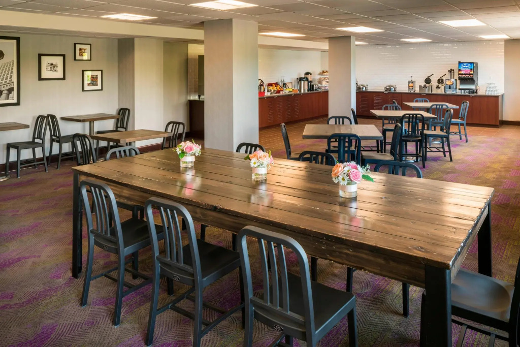 Four Points by Sheraton Boston Logan Airport Revere