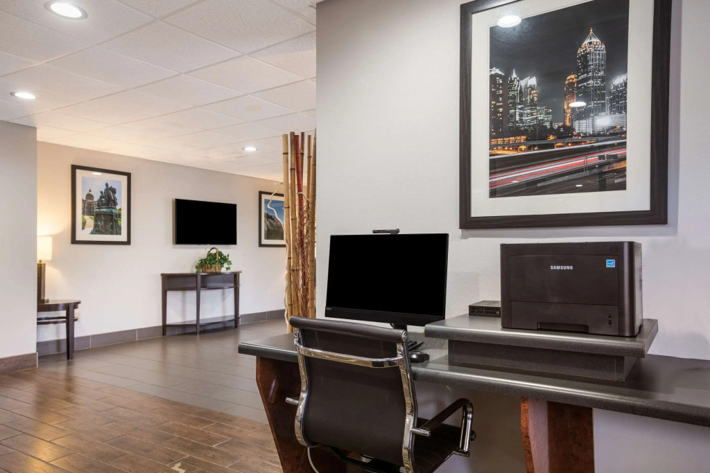 Comfort Suites Forsyth near I-75