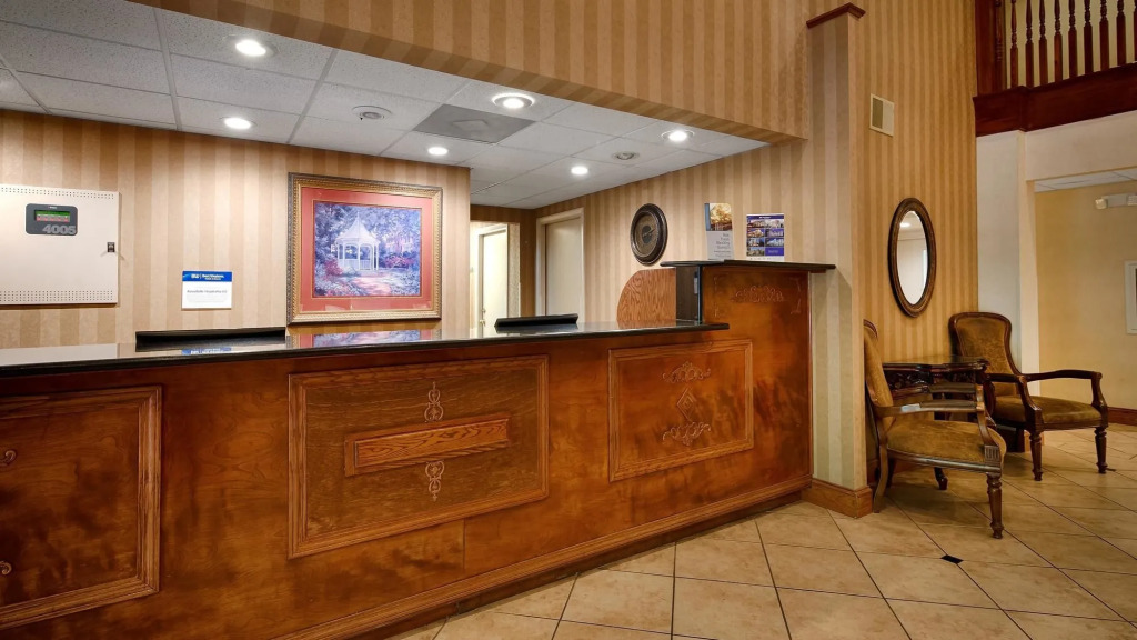 Best Western Plus Russellville Hotel & Suites