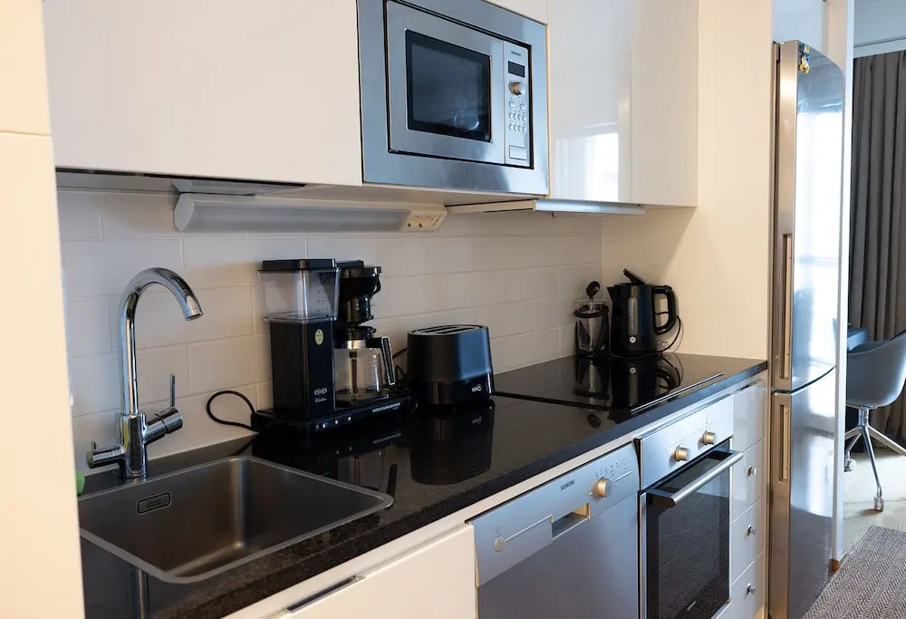 2ndhomes Central 1BR Apartment w Balcony