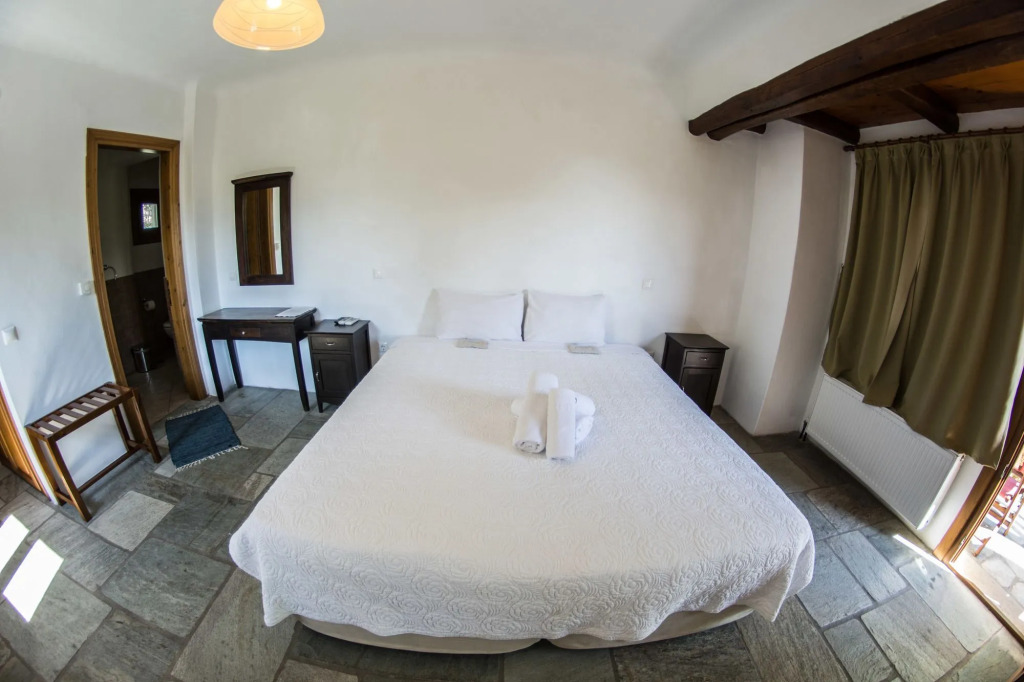 Alkifron Hotel