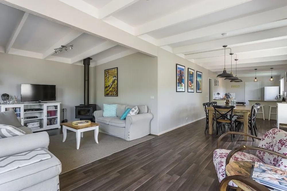 Blairgowrie Bella - light filled home with great deck