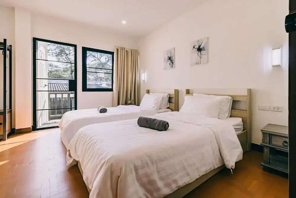 Modern Family House - 4 Bedrooms 5 Mins From Old Town With Gallery - Deja Home