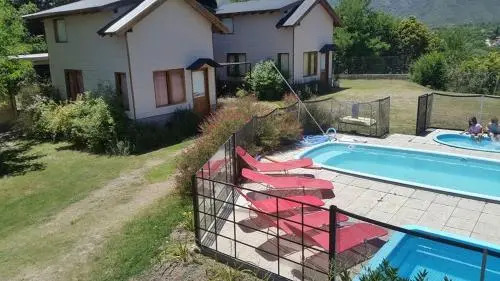Altos del Pucara Piscina Climatizada vista a las sierras juegos Huerta Orgánica