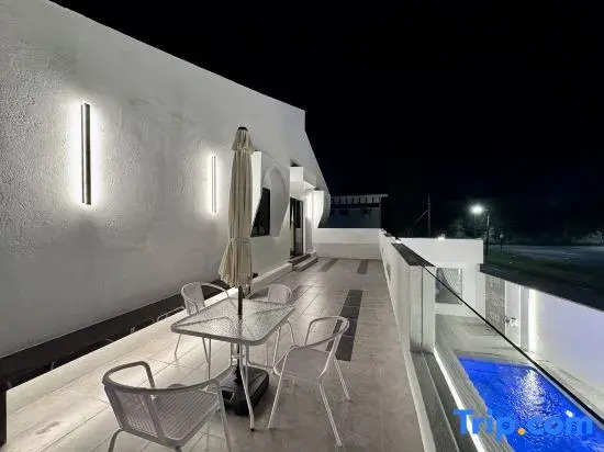 Mars1 Private Pool Homestay