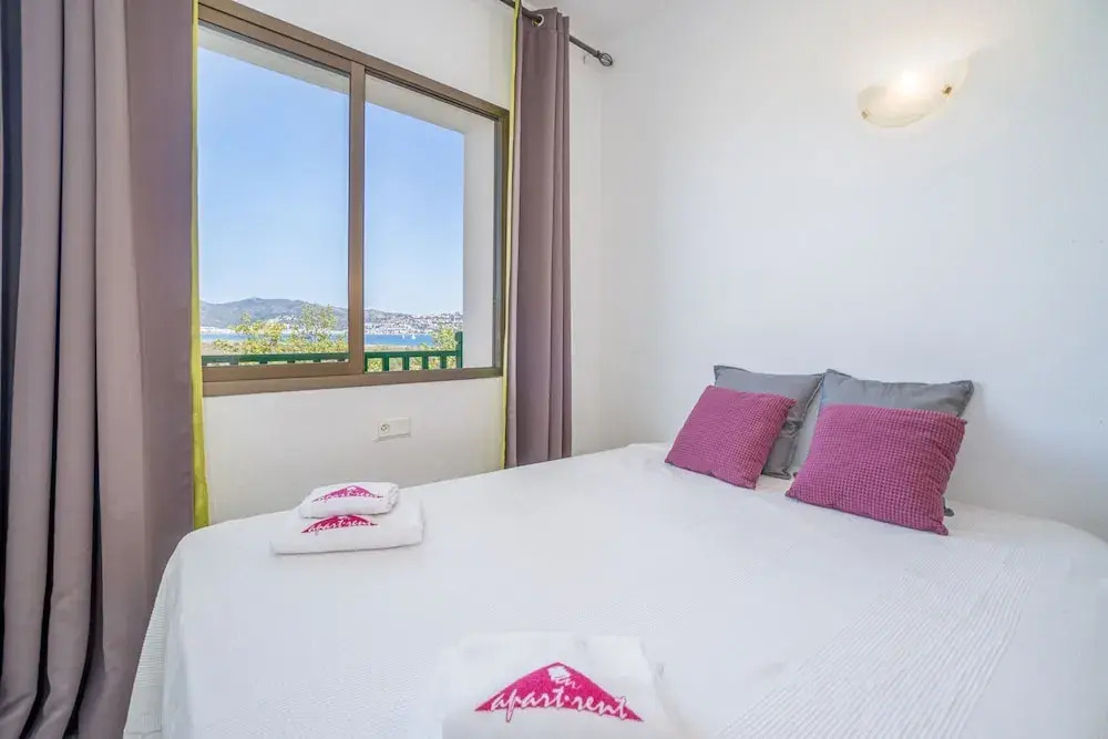 Apartment in Empuriabrava Near Sandy Beach