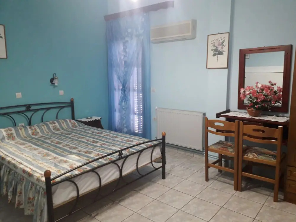 Antonakos Rooms