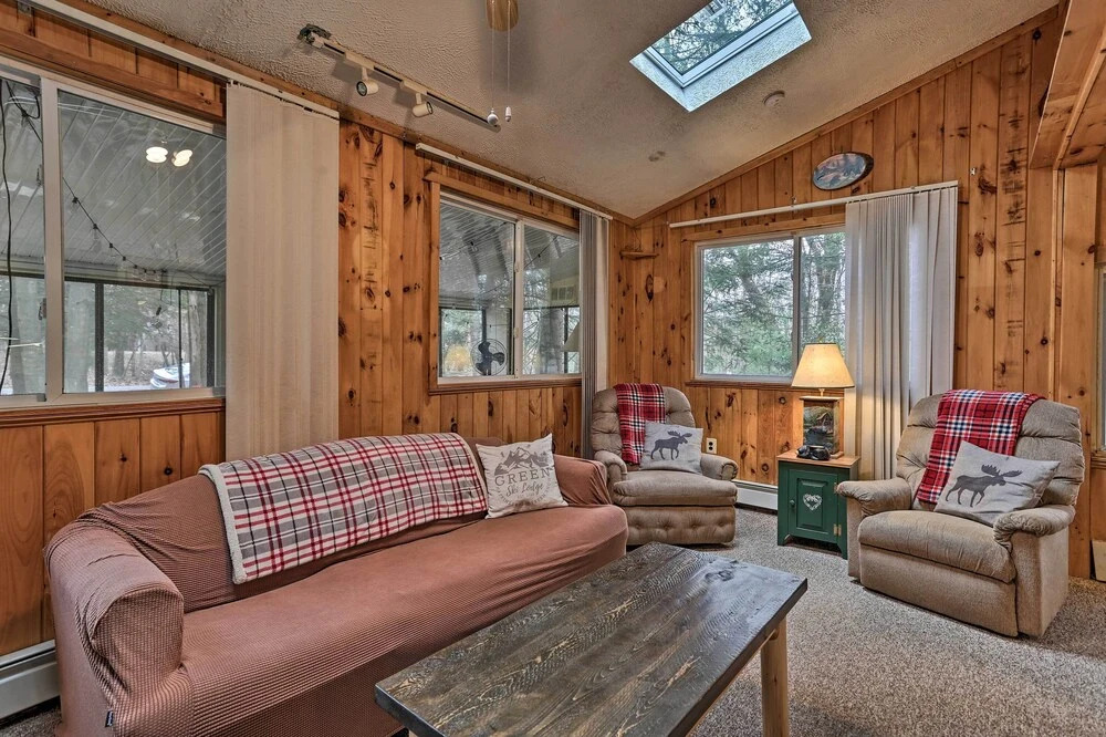 Blakeslee Hideaway w/ Lake Access: 3 Mi to Ski!