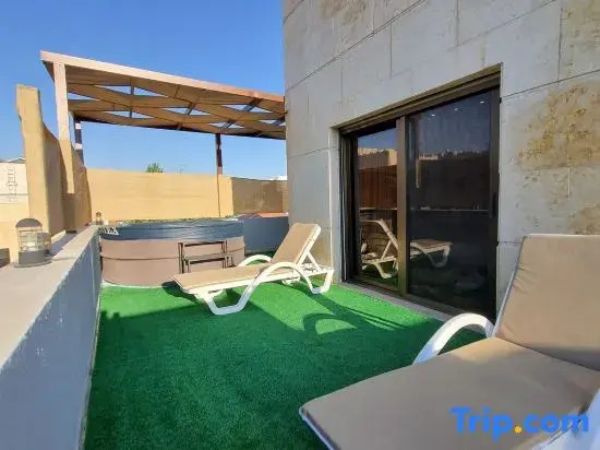 Jre Rooftop Pool with Terraces F-R