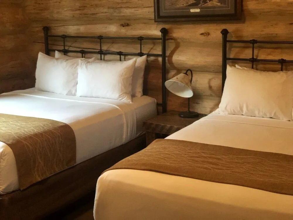 Roosevelt Hotel & Cabins - Yellowstone