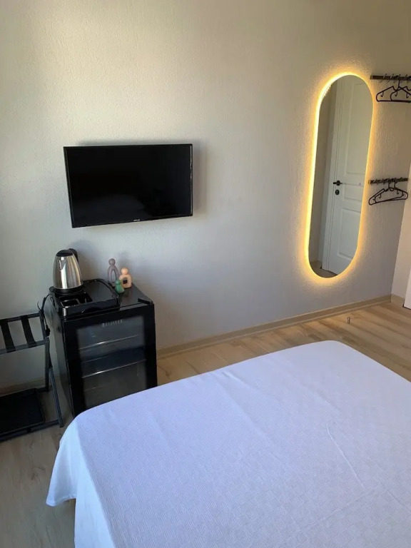 Loris Rooms