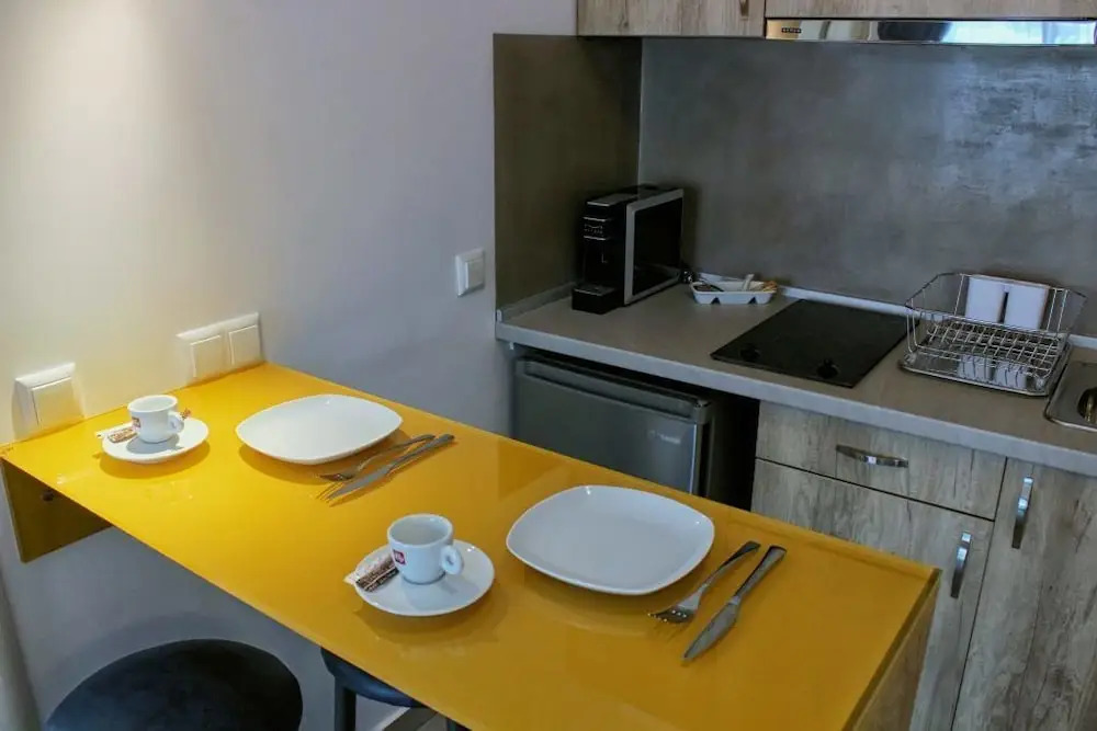 Theros Villas & Suites