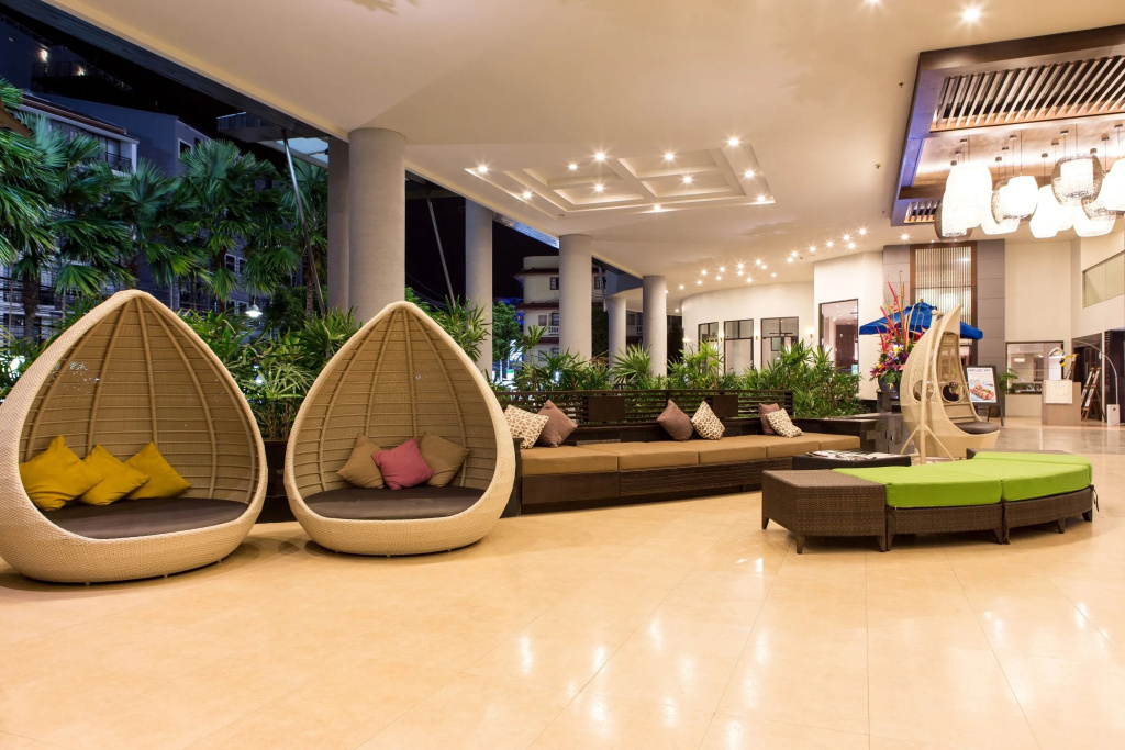 Deevana Plaza Phuket Patong