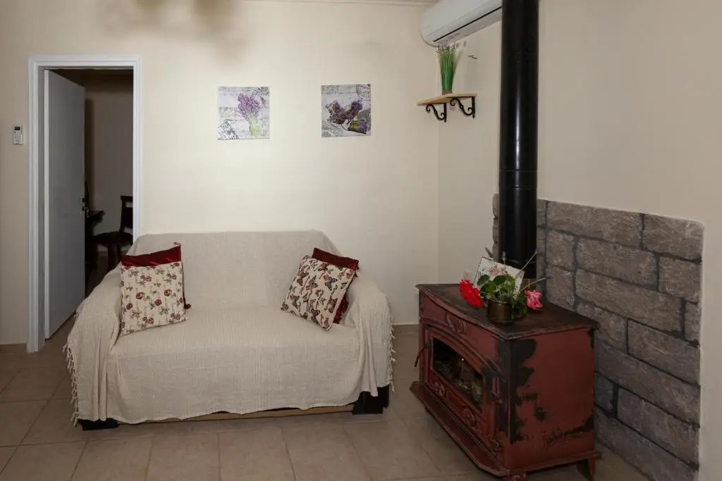 Adonino Residence-The House of Pomegranates