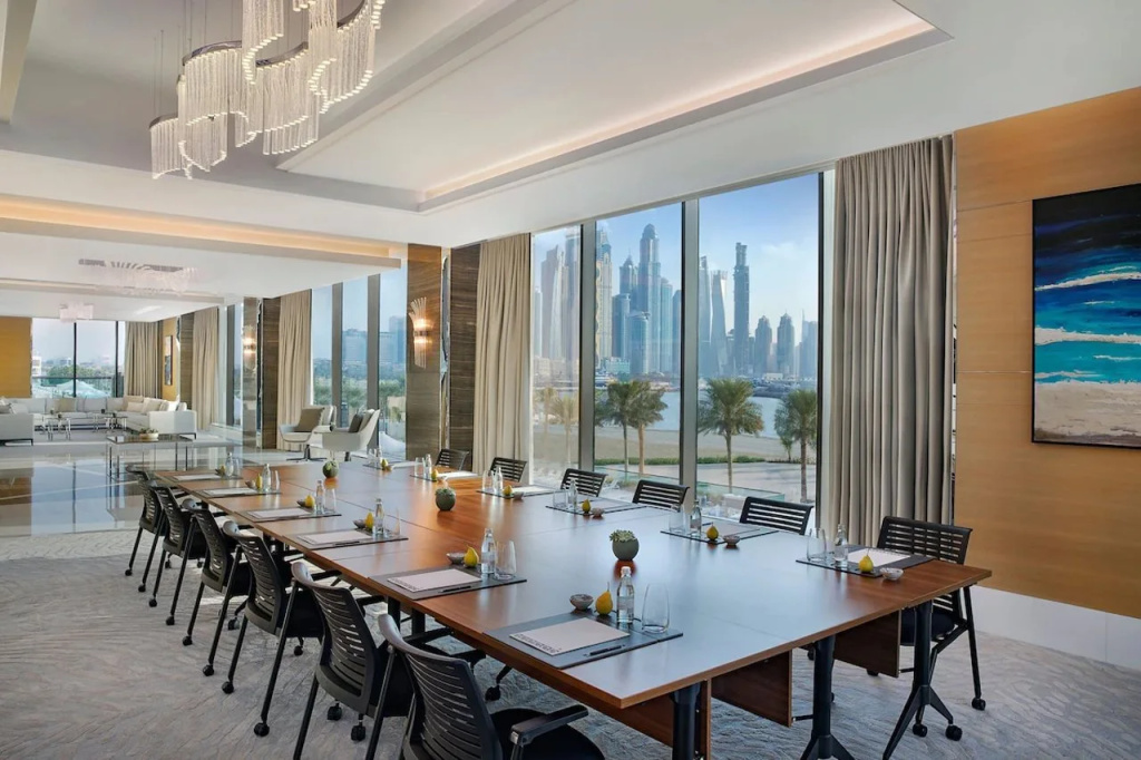 Отель Marriott Resort Palm Jumeirah