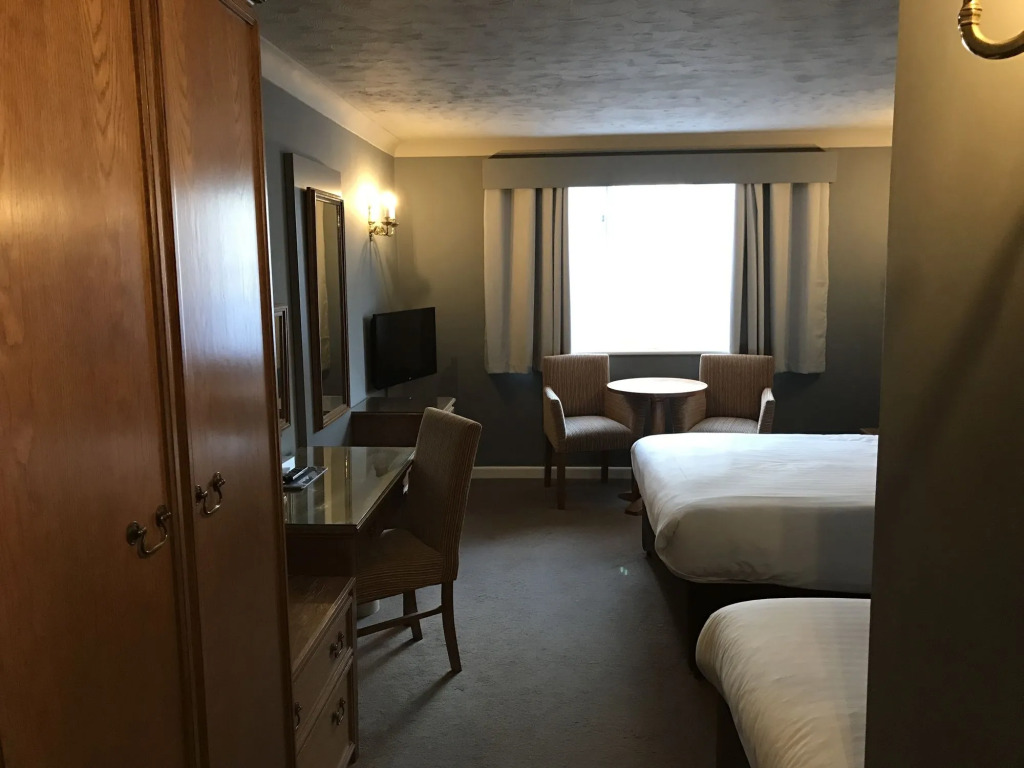 South Lawn Hotel