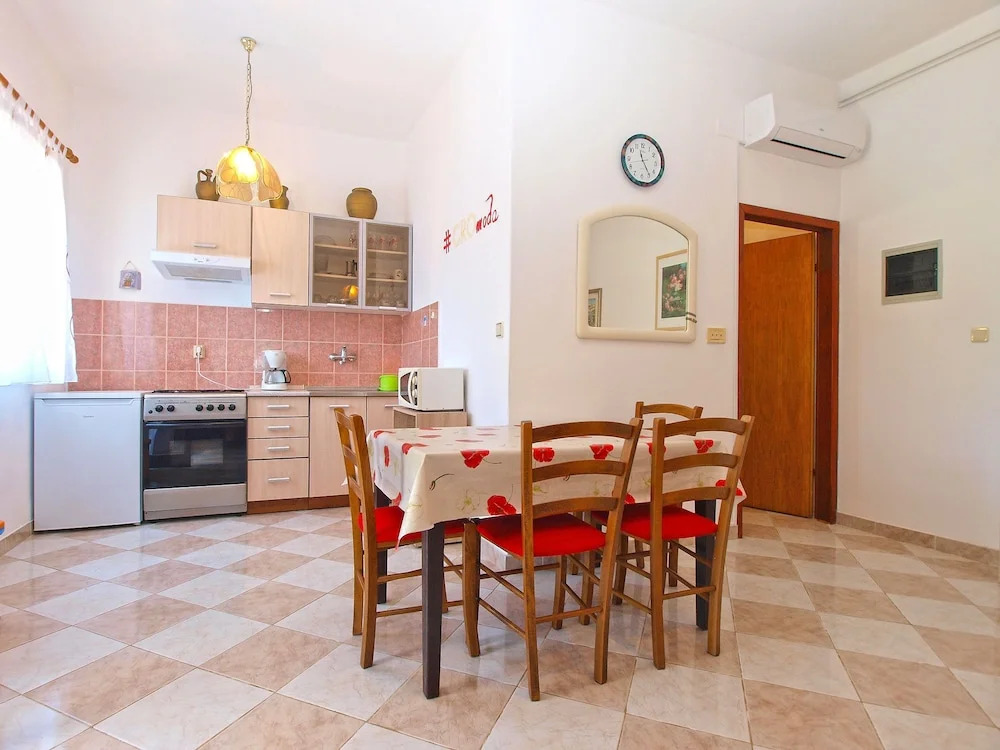 Apartment 539