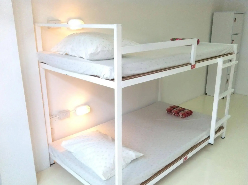 Dee Marc Hostel